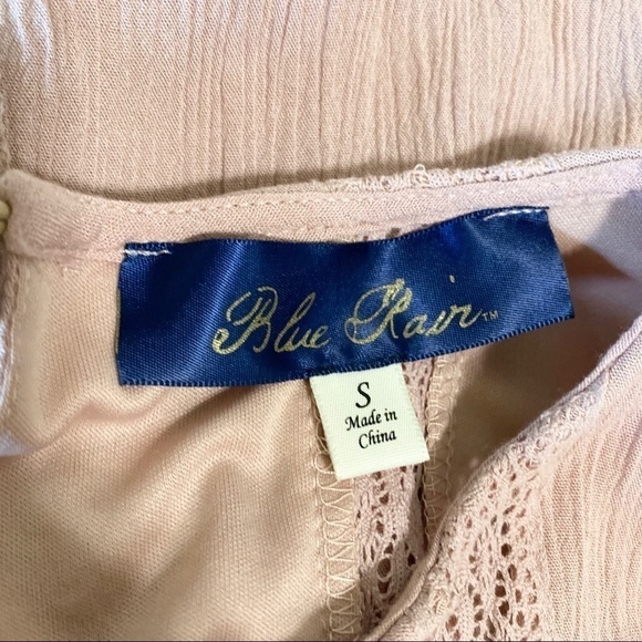 Francesca’s Blue Rain Brie Embroidered pink dress size small - Picture 7 of 7
